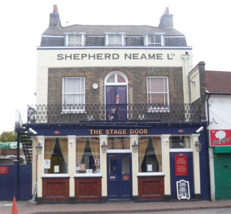 Smiths Arms, 37 Hythe Street, Dartford - in September 2009