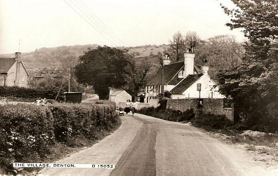 Red Lion, The Village, Denton