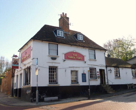 Three Tuns, 43 Tanners Street, Faversham - in November 2009