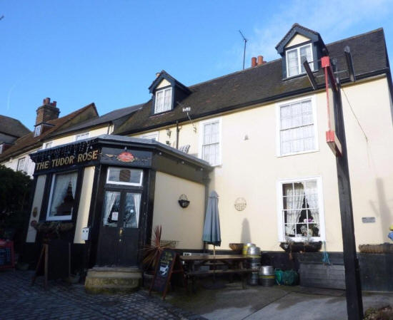 Kings Head, 29/31 High Street, Upper Upnor - in January 2011