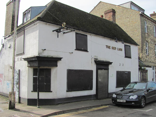 Red Lion 96 High Street, Snodland - in 2011