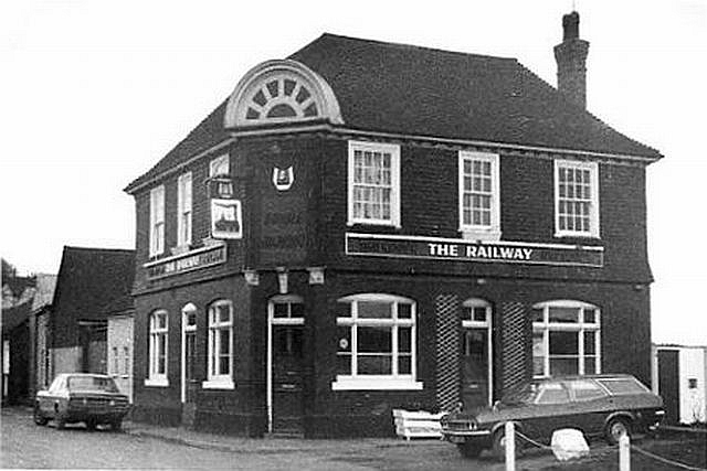 Railway Tavern, Canal Road, Strood