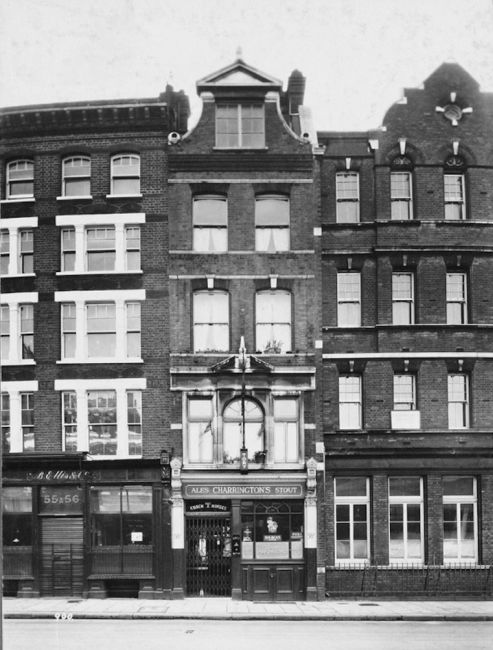 The Coach & Horses, Minories, isnc1935. The pub was damaged in an air raid in 1940 but remained open.