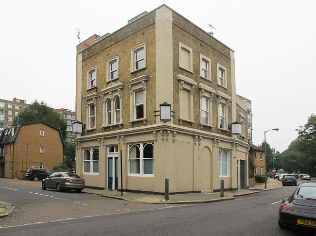 Haberdashers Arms, 47 Culvert road and Dagnall street, Battersea - in 2014 and now closed