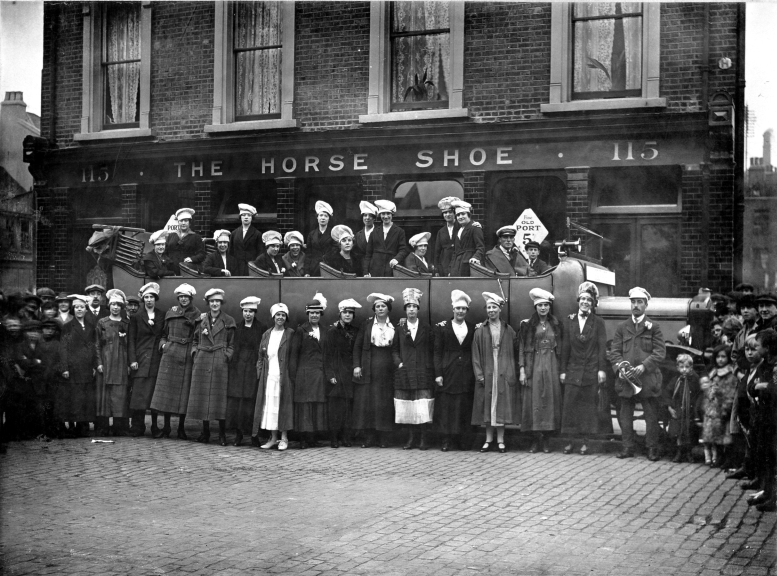 The Horse Shoe, Grange Road/Tower Bridge Road circa 1920 - My Nan is in the the group, going on a works outing from Fevers metal box company.