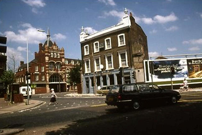 Horseshoe, Tower Bridge Road - in the 1980s