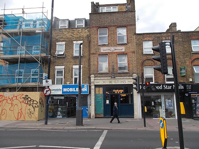 Albion, 423 Bethnal Green Road E2 - in June 2018