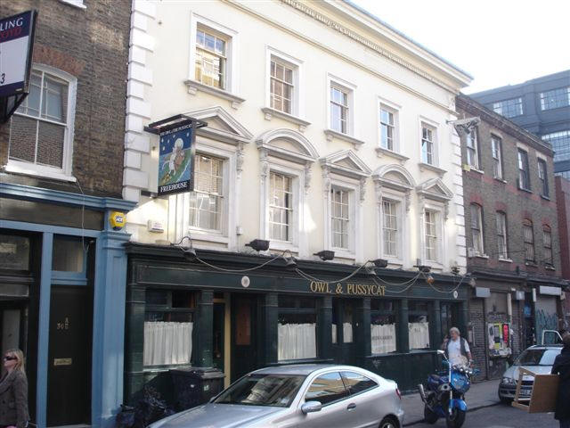 Crown, 34 Redchurch Street, E2 - in October 2007