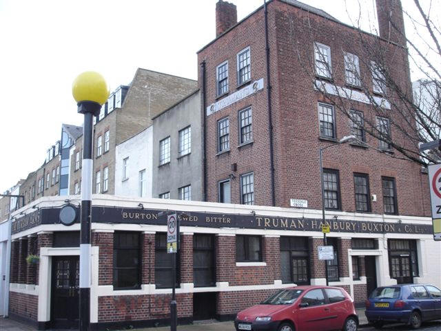Durham Arms, 408 Hackney Road - in January 2007