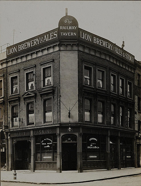 Railway Tavern, 16 Clapham High Street, Clapham SW4 - Harry Paskins