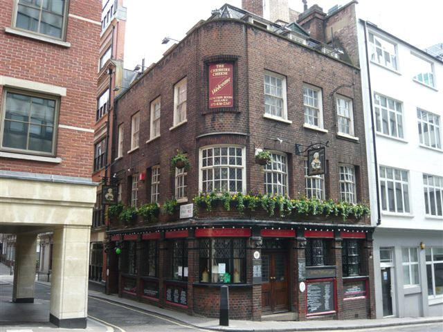 Cheshire Cheese, 5 Little Essex Street, WC2 - in March 2008