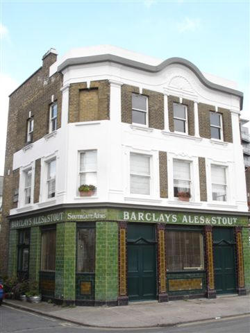 Southgate Arms, 1 Southgate Road, N1 - in March 2007