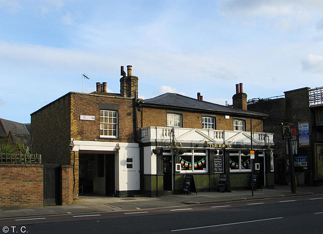 Raven Tavern, 375 Goldhawk Road, Hammersmith W6 - in March 2014