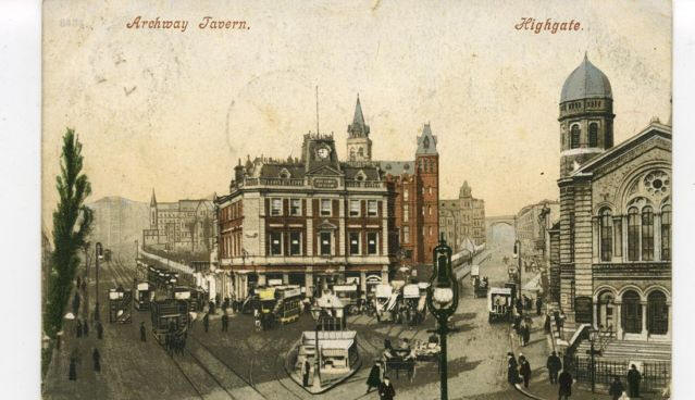 Archway Tavern, Archway Road, N19 - in 1910