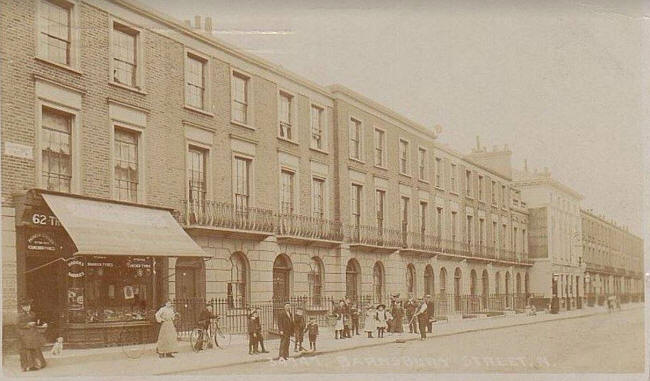 The Drapers Arms is at 44 Barnsbury Street, Islington N1 - an earlier street scene