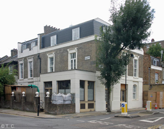 Oxford Arms, 21 Halliford Street, Islington, N1 - in August 2010