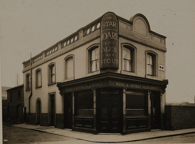 The Star, 119 St Peters Street, Islington N1 - in 1940