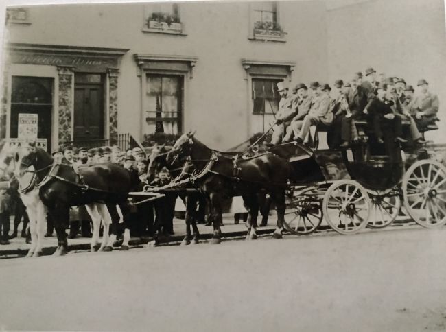 Carriage in front of the Monarch, 33 and 35 Silchester Terrace, Silchester road, Notting Hill - J B Coleman
