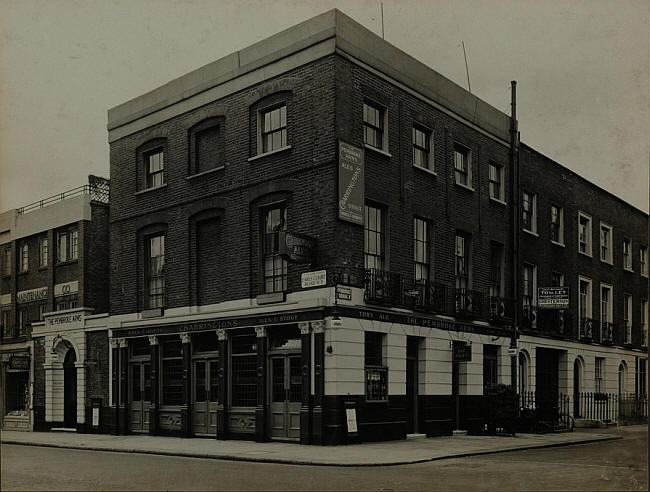 Pembroke Arms, 84 Earls Court Road W8