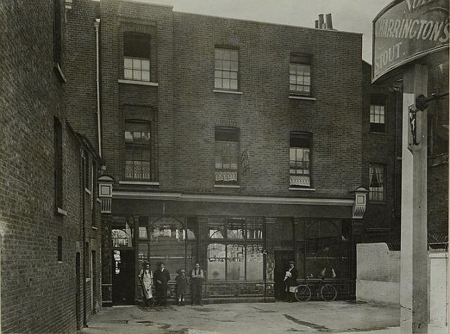 Prince of Wales, 14 Princes Road, W11 - In 1919