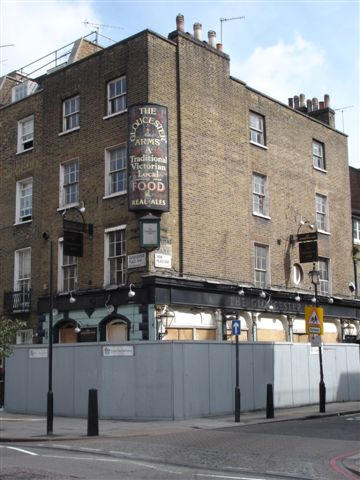Gloucester Arms, 5 Ivor Place, NW1 - in September 2007