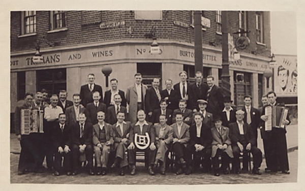 The Bancroft arms in c1950. My granddad is in amongst the crowd (front row, second from right) and appears to be heading out for the day with the boys.