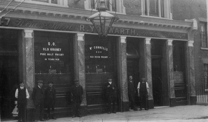Roebuck, 47 Trafalgar Street, Newington SE17 - in 1910