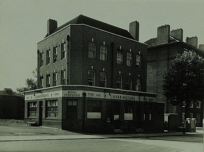 Royal Standard, 20 Harper road, New Kent road, Newington - in 1942