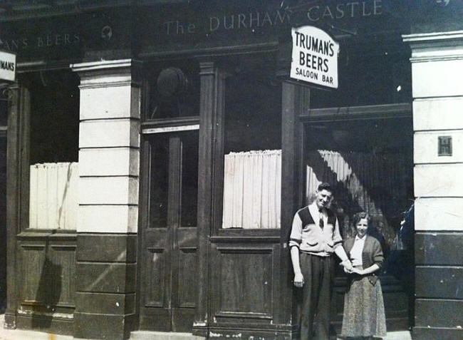 Durham Castle, 30 Alexander Street  - in the 1950s with Gordon Douglas and Ann Fleming