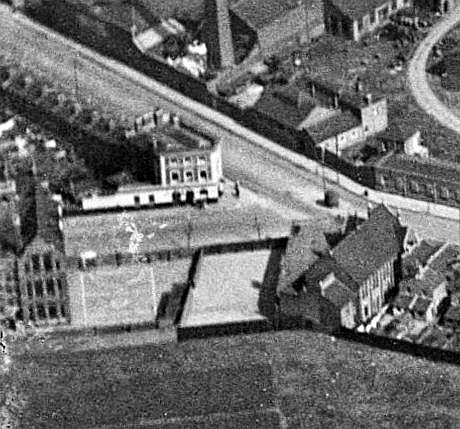 London Tavern, 393 Manchester Road, Poplar - an aerial view
