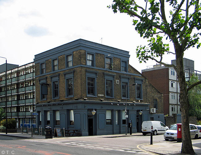 Pier Tavern, 299 Manchester Road E14 - in July 2014