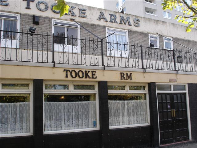 Tooke Arms, 165 West Ferry Road - in October 2006