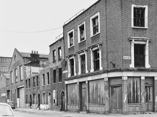 Crown & Anchor, Britannia street and Nile street, Shoreditch  - in 1975