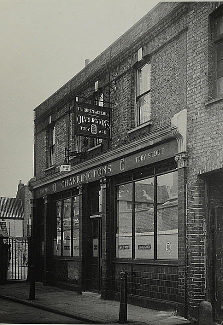 Queen Adelaide, 54 Ivy Street, Hoxton, Shoreditch N1 - in 1951