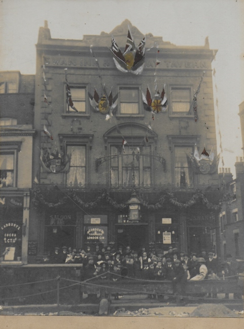 Swan, 84 Old Kent Road, Southwark circa 1911