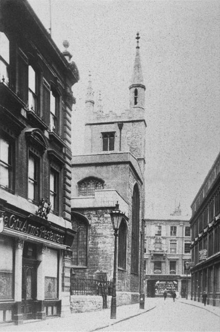 1911 photo of The City Arms, St Mary Axe, next door is St Andrew Undershaft.