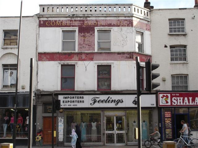 Mackworth  Arms, 156 - 158 Commercial Road - in August 2006