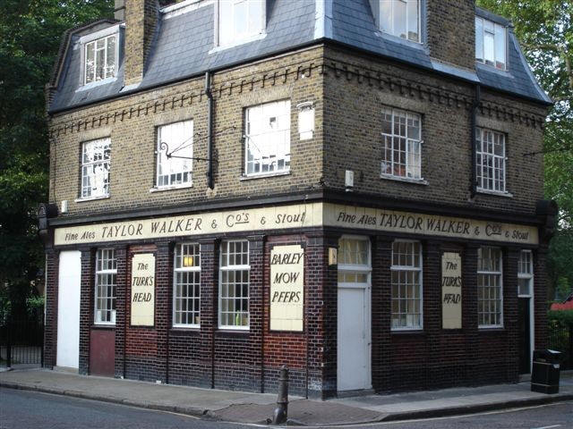 Turks Head, 1 Green Bank Wapping - in May 2006