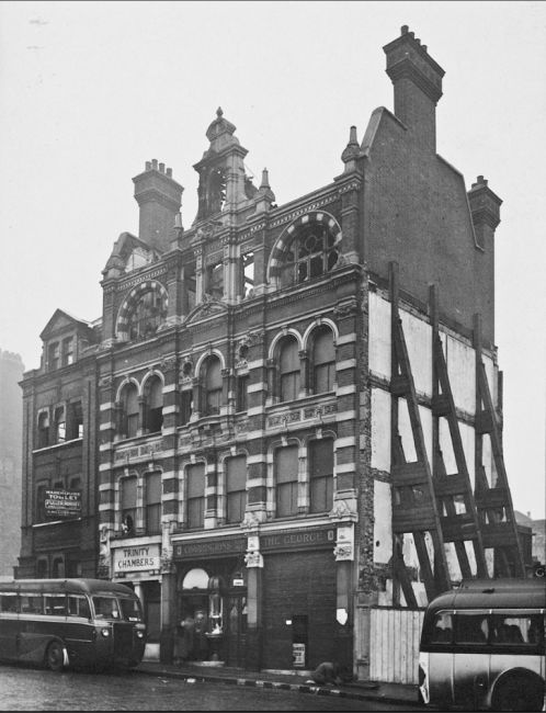 The photograph is dated 8.1.1941 of the George, 31 Trinity Square EC3
