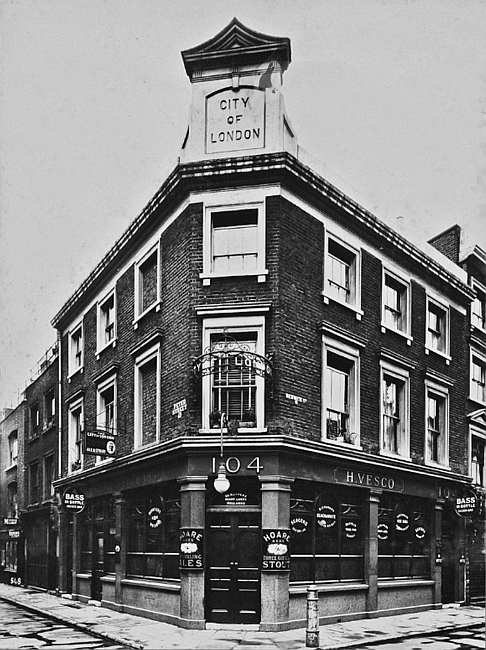 City of London, 104 Berwick Street, St James, Westminster, London - licensee H Vesco, circa late 1920s
