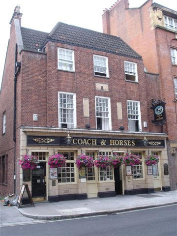 Coach & Horses, 35 Willow Place, SW1 - in June 2007