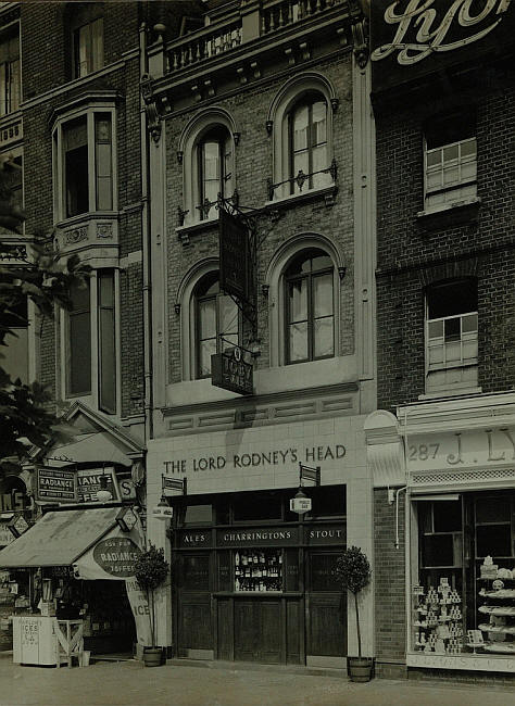 Lord Rodneys Head, 285 Whitechapel Road, Whitechapel E1