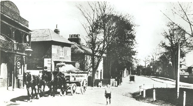 Goldsmiths Arms, East Acton - in 1908
