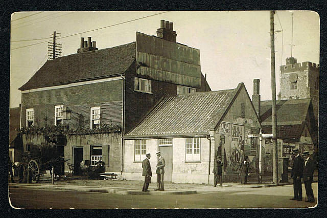 Boot Inn, Edgware Road - in 1911