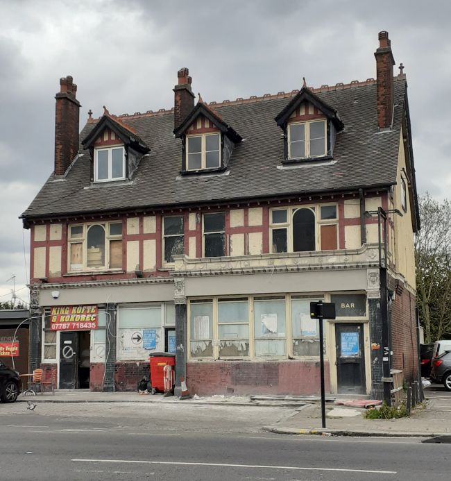 Boundary House, 1 High Street, Ponders End - Where the Tiles are still there.