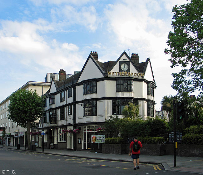 Park Road Hotel, 749 High Road, Finchley, N12 - in June 2015