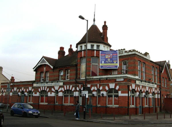 White Swan, 2 Norwood road, Southall UB2 4DL - in December 2008