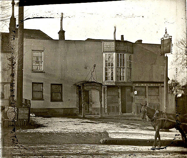 Bull, Highgate - circa 1914 with landlady A Melhuish