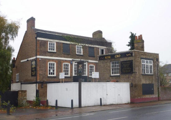 Rose & Crown Inn, 333 London Road, Isleworth - in November 2010
