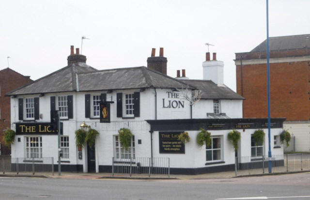 Lion, 2 Barnet Road, Potters Bar - in August 2010